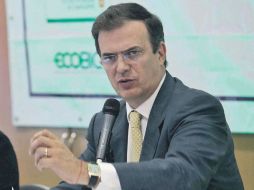 Para Marcelo Ebrard, la lucha por Los Pinos en 2012 estará entre el PRD y el PRI. EL UNIVERSAL  /