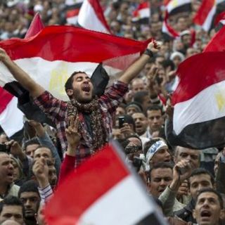 Madre de bloguero egipcio inicia huelga de hambre