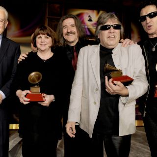 Reciben Alex Lora y José Feliciano el Grammy Latino a la Excelencia
