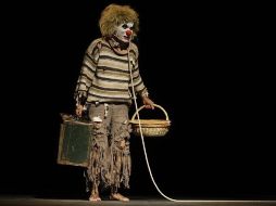 Samuel Beckett es el creador del teatro de lo absurdo. En la foto, una representación de 'Esperando a Godot'. ARCHIVO  /