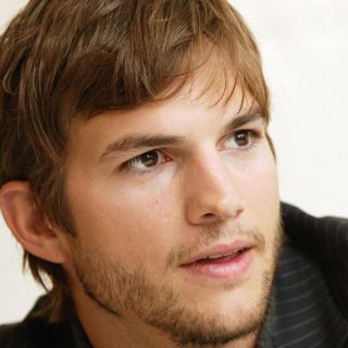 Ashton Kutcher enfrenta polémica en Twitter