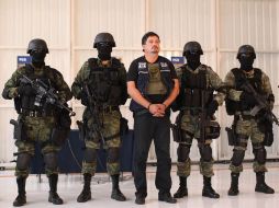 La Sedena presentó a los medios a Ovidio Limón, por quien Estados Unidos ofrecía una recompensa de hasta cinco millones de dólares. AP  /