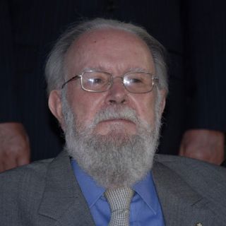 Ingresa Hugo Gutiérrez Vega a la Academia Mexicana de la Lengua