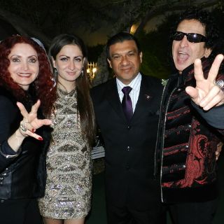 Se casan Alex y Celia Lora por sexta ocasión en Las Vegas