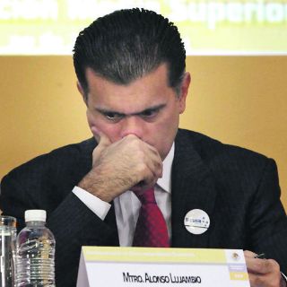 Alonso Lujambio padece cáncer  y permanece hospitalizado