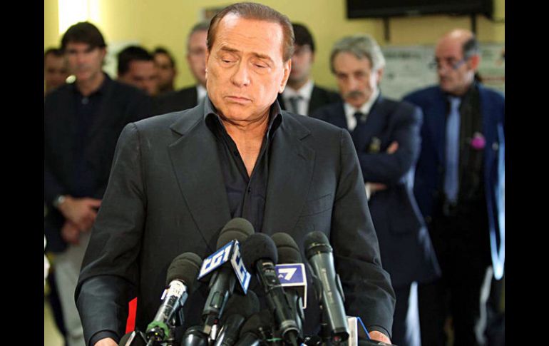 De acuerdo con la periodista, Giovanni Valentini, la televisión permitió a Berlusconi alcanzar el consenso político. ARCHIVO  /