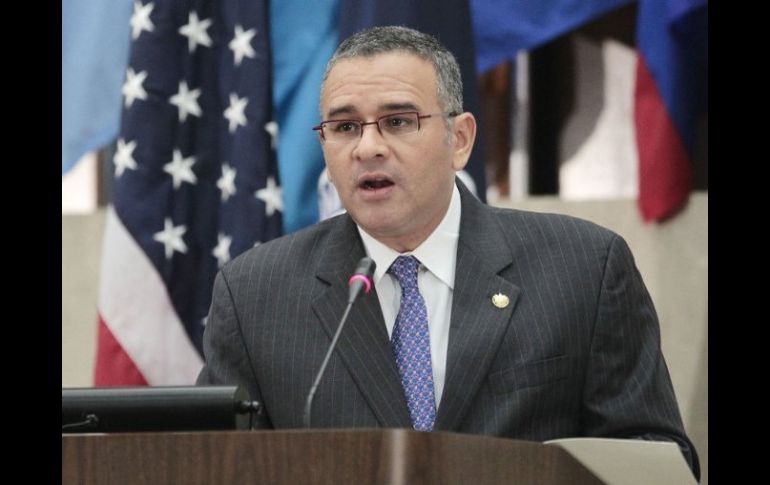 Mauricio Funes, presidente de El Salvador, muestra su solidaridad con México. ARCHIVO  /