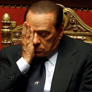Berlusconi enfrenta un futuro de preocupaciones legales
