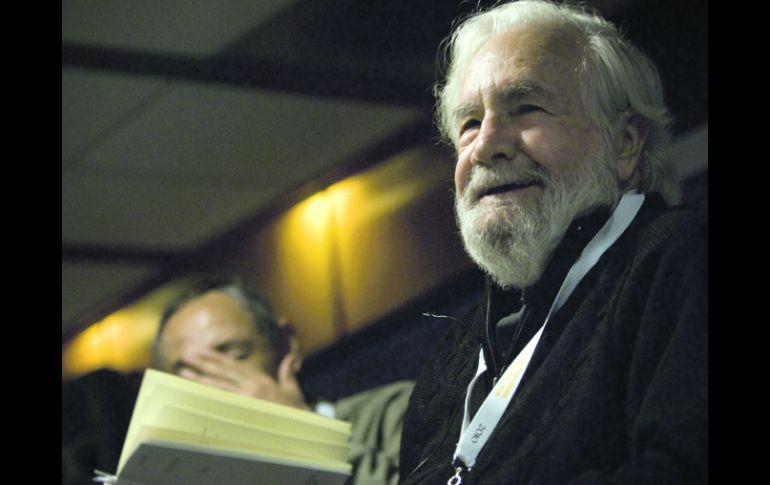 Tomás Segovia, en su visita el año pasado a la Feria Internacional de Libro de Guadalajara. CORTESÍA FIL  /