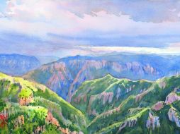 Cerca de la estación de tren Divisadero, el Parque de Aventura en Barrancas de Cobre te reta a volar y escalar este paisaje escarpado.  /