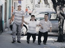 Saúl, Norma e Ignacio coinciden en que en México se denigra a la gente de talla baja. EL UNIVERSAL  /