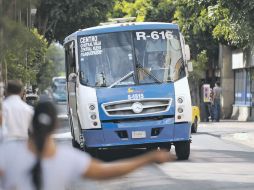 Transportistas exigen que la tarifa aumente a 7.50 pesos.  /
