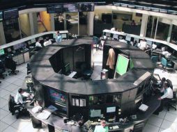 Las casas de bolsa podrían registrar pérdidas a causa de la volatilidad financiera internacional, pero serían manejables. ESPECIAL  /