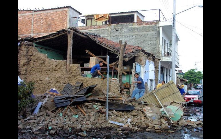 Al punto bajo del suelo donde tiene su origen un terremoto se le llama 'hipocentro', declaró la Fundéu.  /