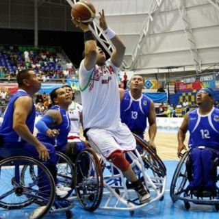 México, aplastante en básquet