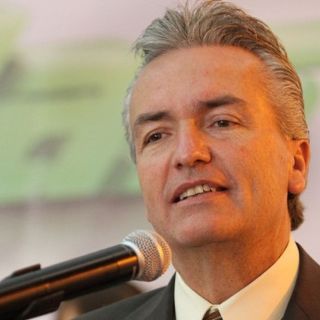 Petersen Farah afirma que ''dedazo'' no beneficia al PAN