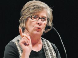 Barbara Ehrenreich (1941), es bióloga de formación, pero pasó pronto al análisis y la crítica social. ESPECIAL  /