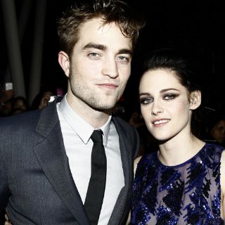 Se deleitan fans con sus ídolos en alfombra roja de 'Amanecer parte 1'