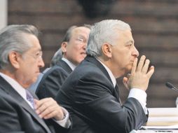 Emilio Chuayffet (der.) citó a los diputados para discutir el Presupuesto 2012 para hoy. NTX  /