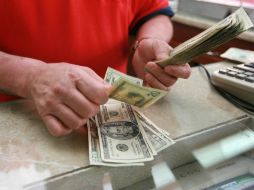 El dólar se apreció  0.14%  respecto al peso mexicano. ARCHIVO  /