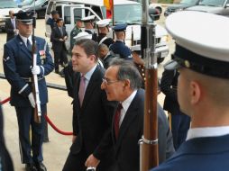 El ministro de Defensa, Juan Carlos Pinzon, estuvo hoy en en el Pentágono. En su visita, se reunió con el secretario Leon Panetta. AFP  /