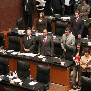 Rinden homenaje a Blake Mora en Congreso de BC