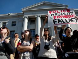 Estudiantes protestaron hoy por el aumento de colegiaturas en la institución educativa, cuando se desató un tiroteo. AFP  /