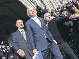 Imagen de Julian Assange el pasado 2 de noviembre a su salida de la Corte Suprema de Londres. EFE  /