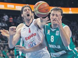 Pau Gasol (izq.) jugó en septiembre pasado el Eurobasket, y en los últimos días ha entrenado con el FC Barcelona. GETTY IMAGES SPORT  /