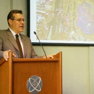 Comienza el Foro ECRO con la visión de un historiador