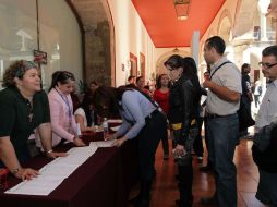 En el Congreso existen mil 300 empleados.  /