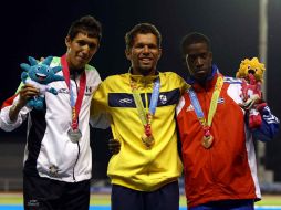 Siqueira de Brasil se lleva el oro en 200m T12, Sauceda y Reus plata y bronce, respectivamente. MEXPOSRT  /