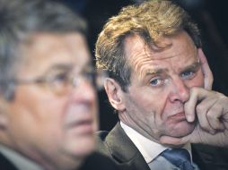 Jurgen Kroger y Paul Thomson, representante del FMI (der.), se dicen satisfechos con el Gobierno portugués. EFE  /