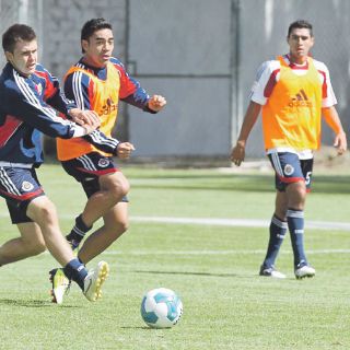 En Gallos Blancos afirman tener más experiencia que Chivas