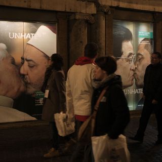 Vaticano toma acciones legales contra de Benetton