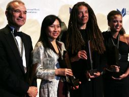 Los ganadores son Stephen Greenblatt, Thanhha Lai, Nikky Finney Ward Jesmyn (en orden de izquierda a derecha). AP  /