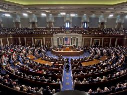 Con 70 votos a favor y 30 en contra, el Senado de EU avaló el proyecto de ley que permite que el gobierno funcione sin fondos.  /