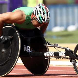 En competencia, mexicano Mendoza es de plata; en página oficial es oro