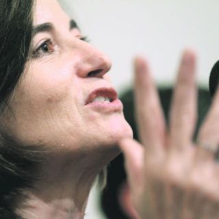 Lavín, cobijada por sus lectores