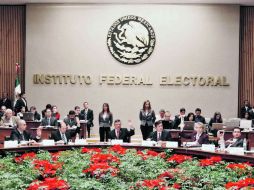 El IFE asegura que ya se publicó el catálogo de las estaciones donde se transmitirán los spots durante las precampañas. EL UNIVERSAL  /