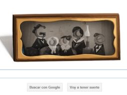 Las letras del logotipo simulan ser los miembros de una familia en un retrato tradicional. ESPECIAL  /