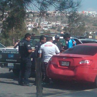 Tratan de parar la reventa afuera de ''La Corregidora''