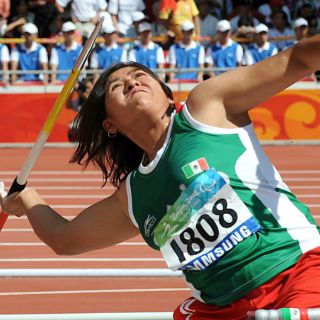 Velazco logra oro en lanzamiento de jabalina con récord