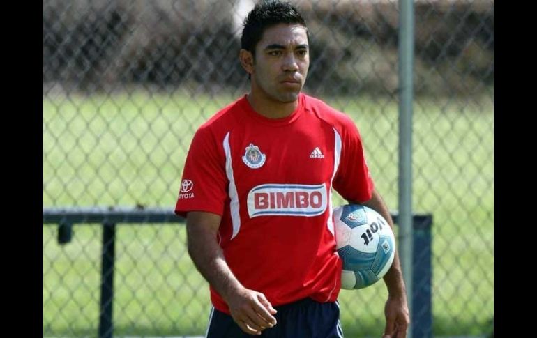 Marco Fabián sería una sensible ausencia del cuadro rojiblanco ante Gallos Blancos. MEXSPORT  /