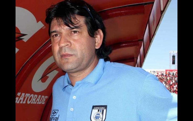 José Saturnino Cardozo, técnico del Querétaro, dice que Chivas no la tendrá fácil. MEXSPORT  /