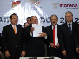 Luis Walton, Jesús Zambrano, Alberto Anaya y Manuel Camacho Solís firmaron ayer el acuerdo de coalición del Movimiento Progresista. NTX  /