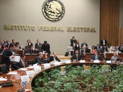 Los consejeros del IFE reconocieron que los topes podrían crecer, ya que los montos se tienen que actualizar en enero próximo.  /