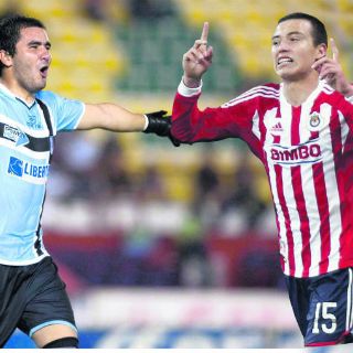 Reencuentros y revanchas amenizan la fiesta