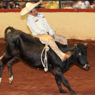 La charrería se vuelve incluyente