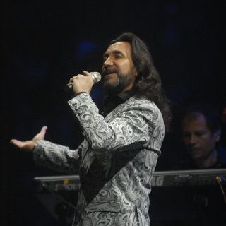 'El Buki' encanta a Ecuador en su primera vez